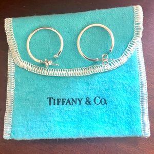 Tiffany wire T hoops